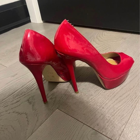 Red Aldo Platform Heel - Size 38 (Size 7.5 US) - Picture 3 of 4